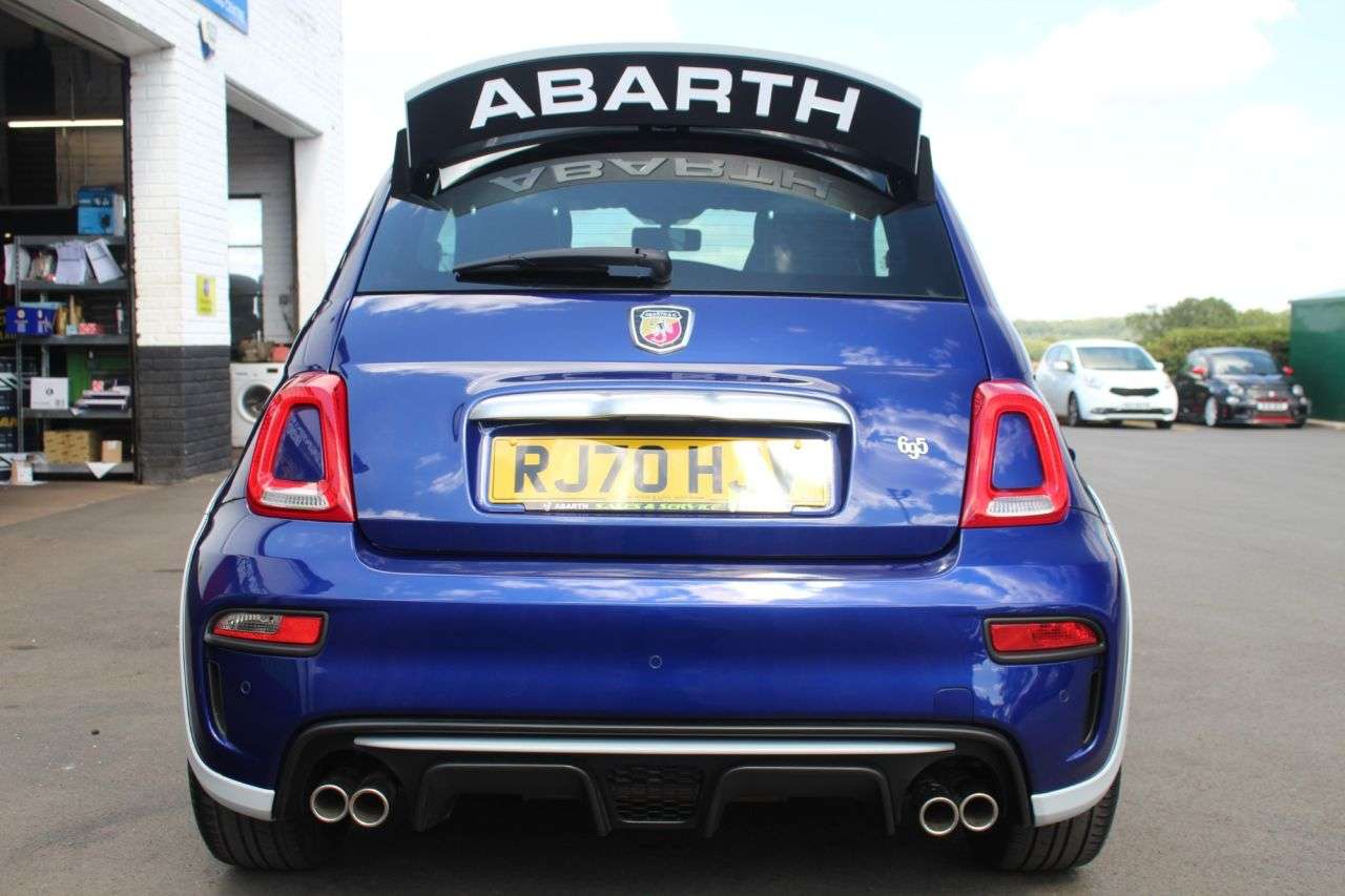 2020 ABARTH 695 2020 ABARTH 695