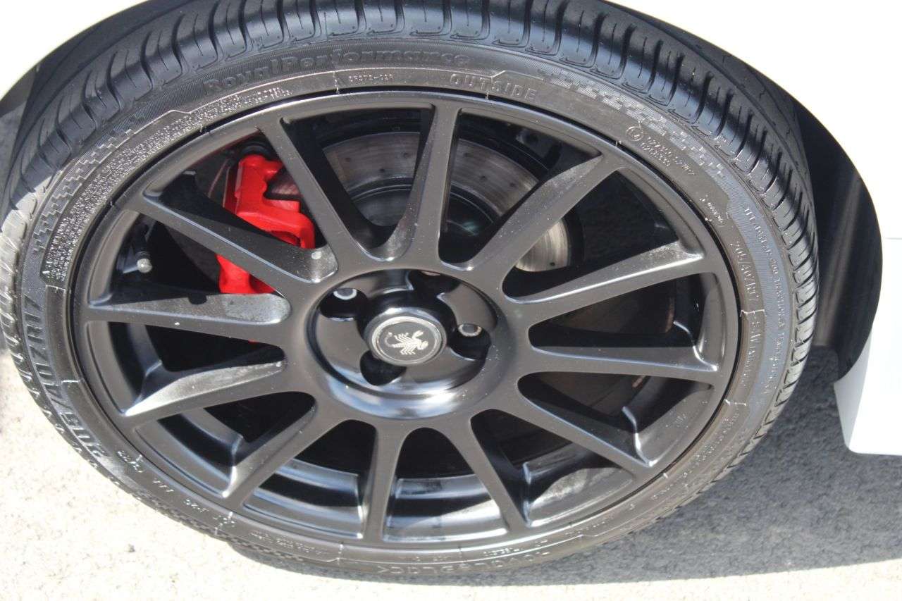 2020 ABARTH 695 2020 ABARTH 695