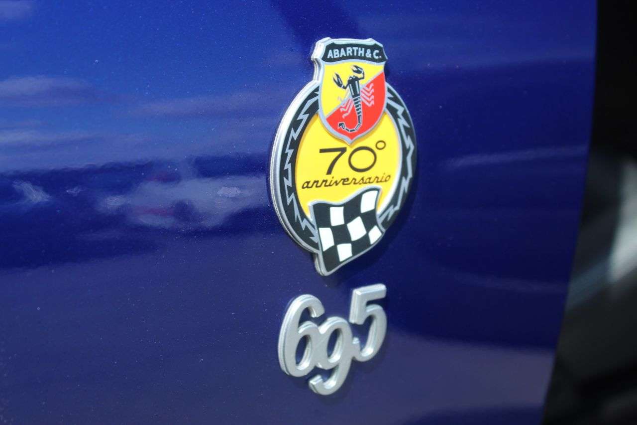 2020 ABARTH 695 2020 ABARTH 695