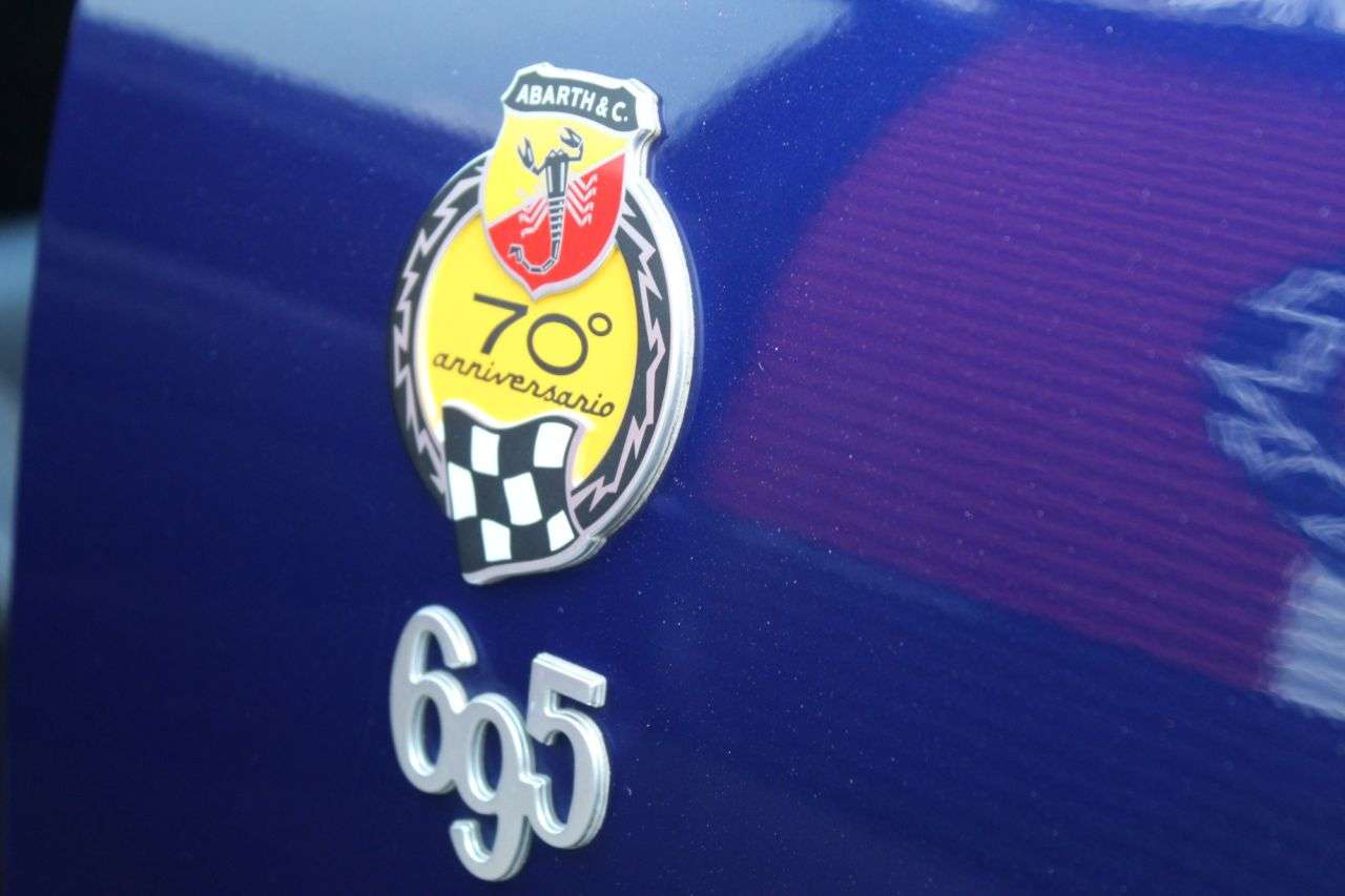 2020 ABARTH 695 2020 ABARTH 695