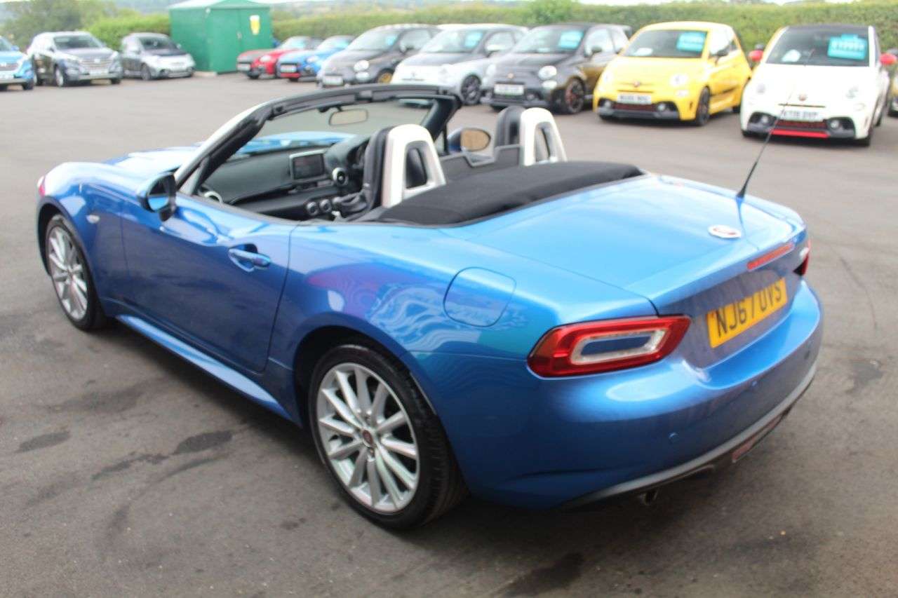 2017 FIAT 124 SPIDER 2017 FIAT 124 SPIDER