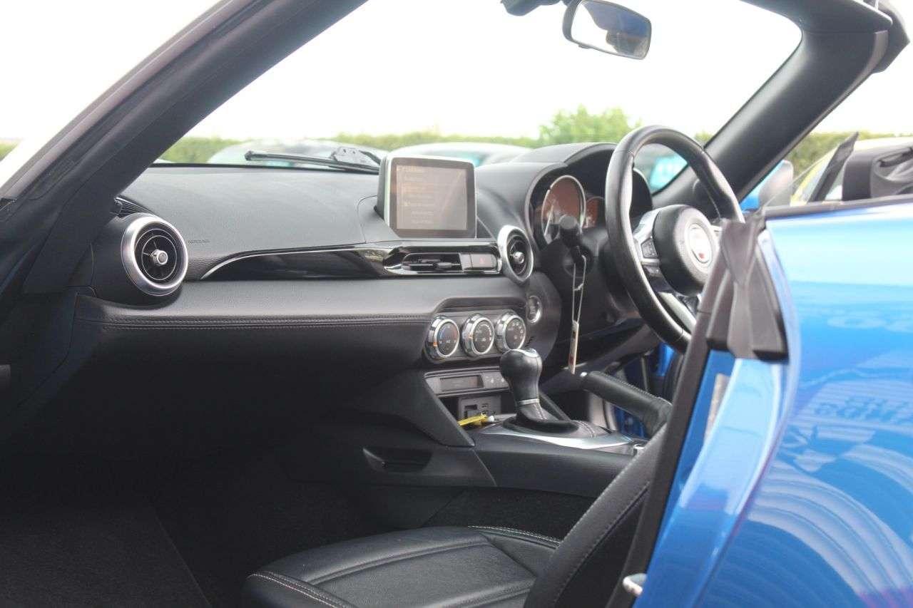 2017 FIAT 124 SPIDER 2017 FIAT 124 SPIDER