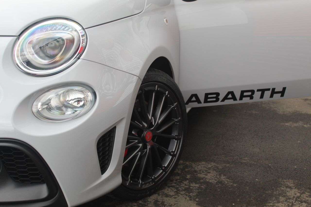 2022 ABARTH 595 2022 ABARTH 595