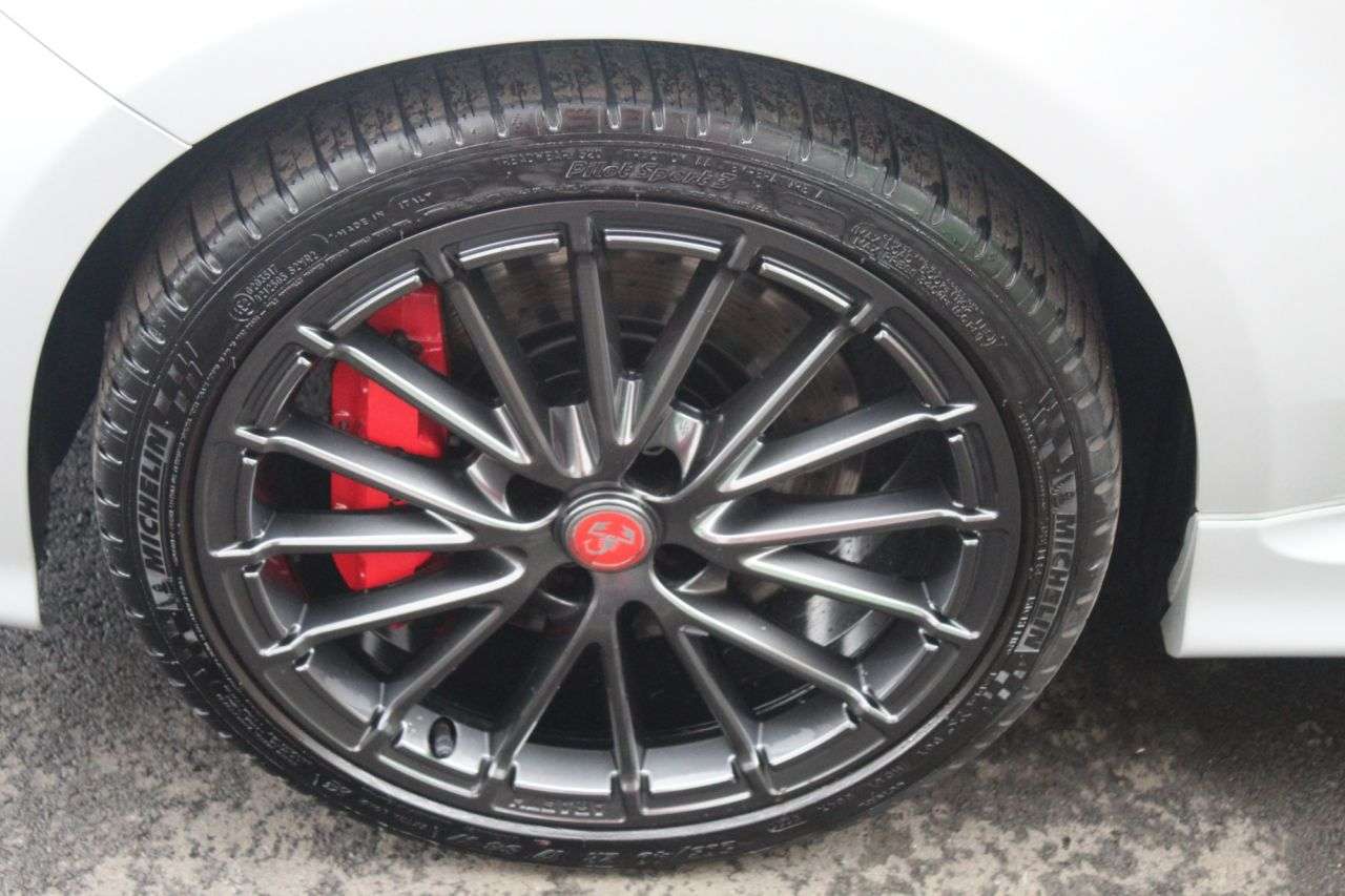 2022 ABARTH 595 2022 ABARTH 595