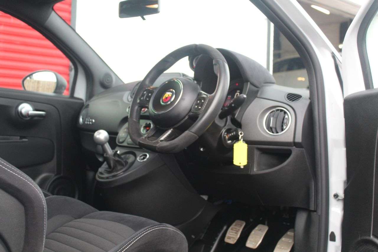 2022 ABARTH 595 2022 ABARTH 595