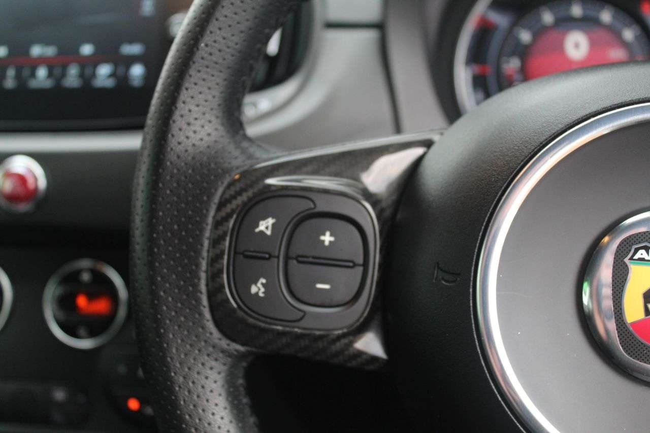 2022 ABARTH 595 2022 ABARTH 595