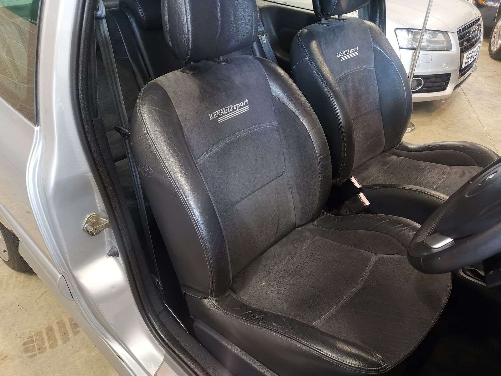 2003 RENAULT CLIO 2003 RENAULT CLIO