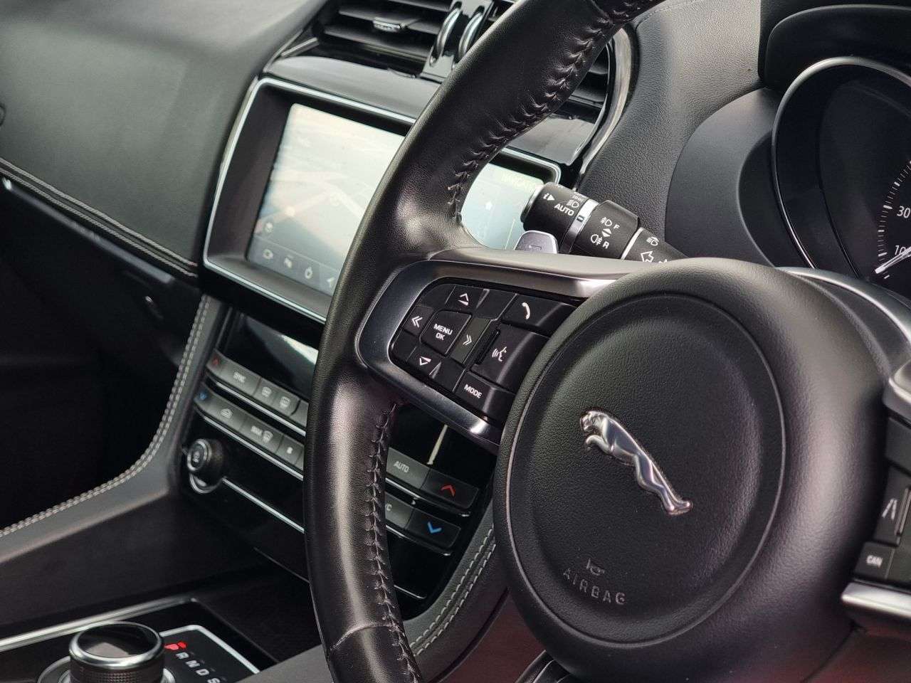 2019 JAGUAR F-PACE 2019 JAGUAR F-PACE