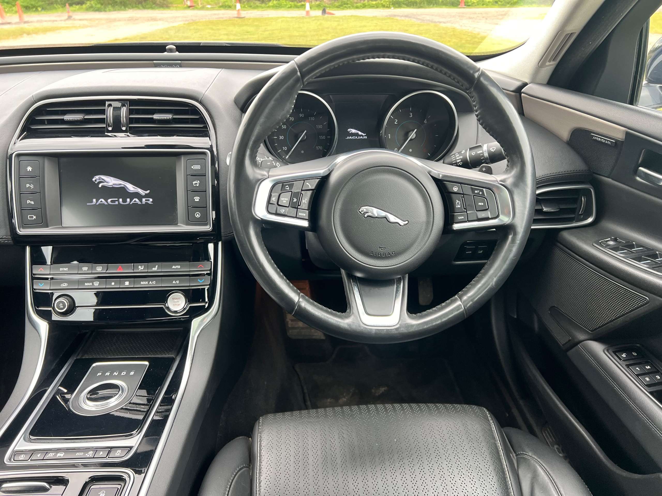 2017 JAGUAR XE 2017 JAGUAR XE