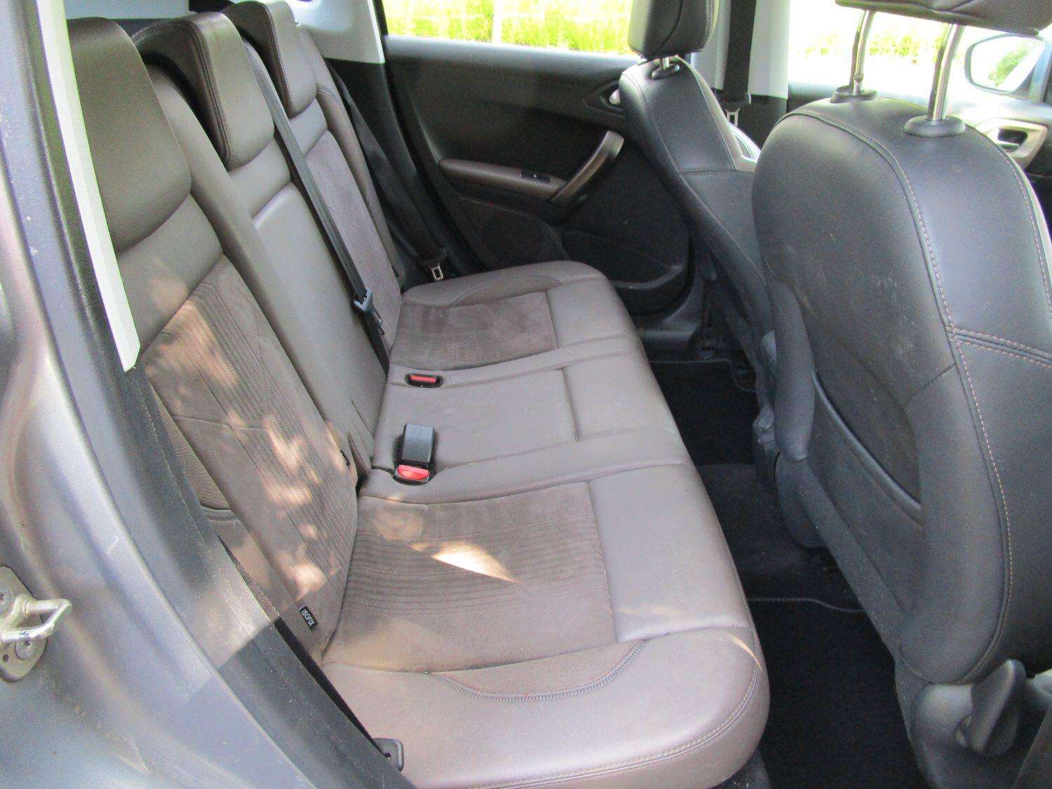 2013 PEUGEOT 2008 2013 PEUGEOT 2008