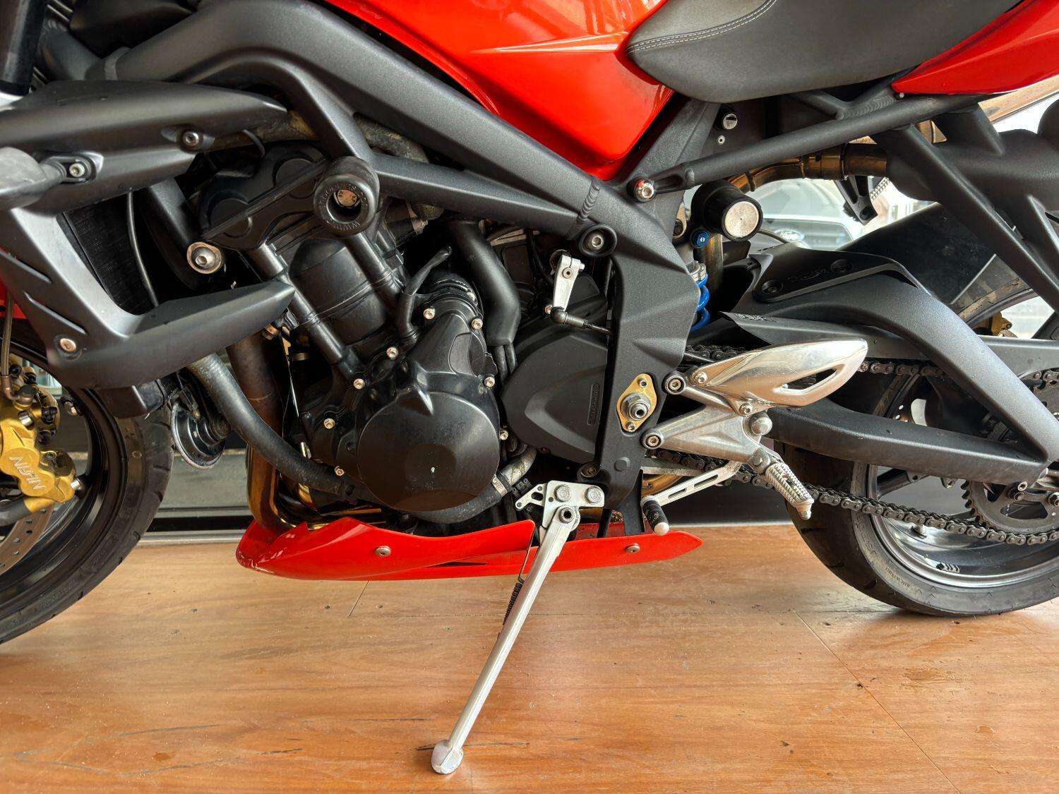 2009 TRIUMPH STREET TRIPLE 675 2009 TRIUMPH STREET TRIPLE 675