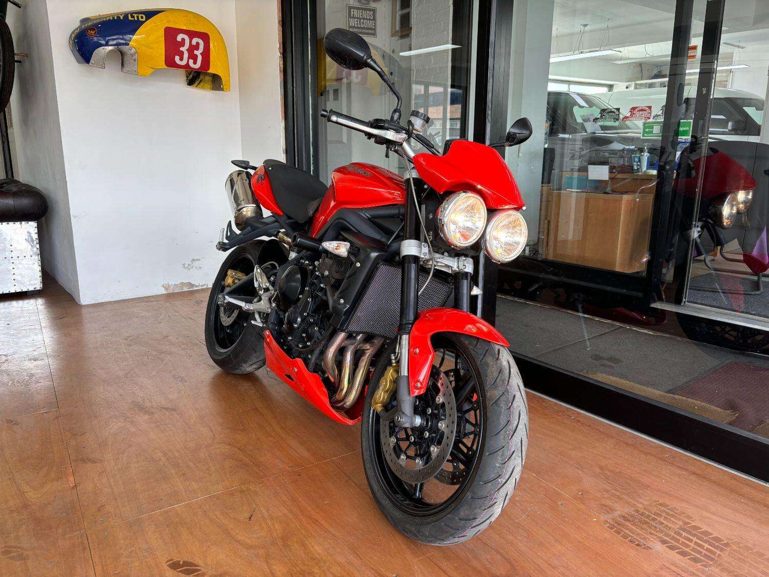 2009 TRIUMPH STREET TRIPLE 675 2009 TRIUMPH STREET TRIPLE 675