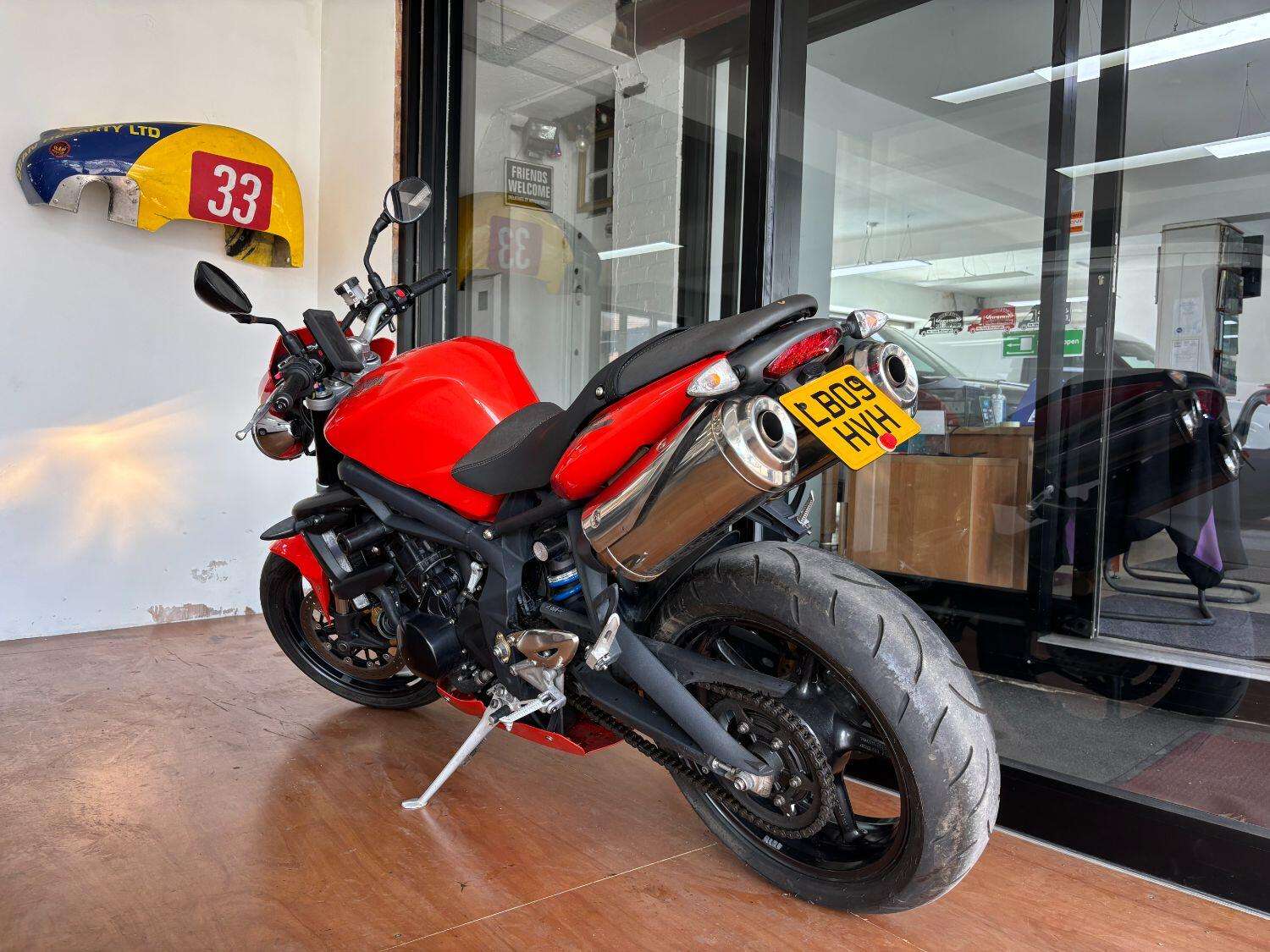 2009 TRIUMPH STREET TRIPLE 675 2009 TRIUMPH STREET TRIPLE 675