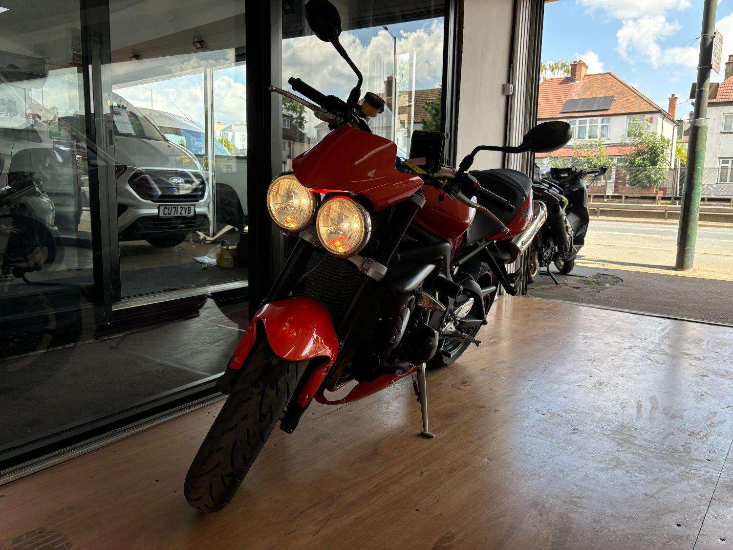 2009 TRIUMPH STREET TRIPLE 675 2009 TRIUMPH STREET TRIPLE 675
