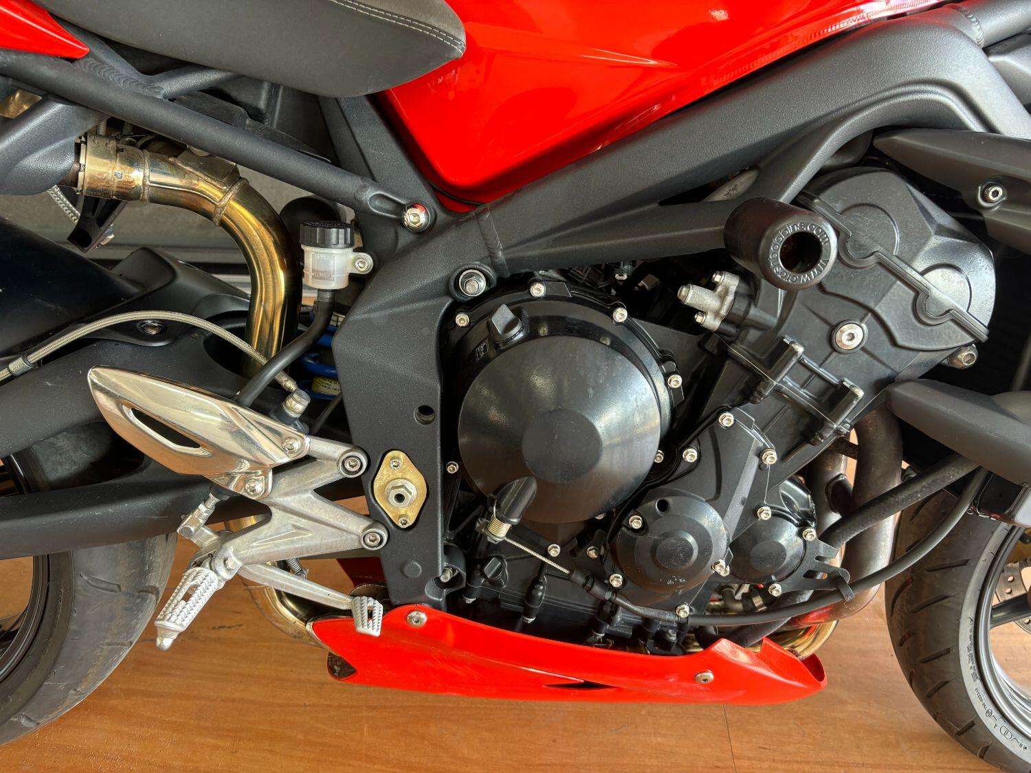 2009 TRIUMPH STREET TRIPLE 675 2009 TRIUMPH STREET TRIPLE 675